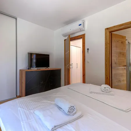 Rial 2 By Interhome فيلة
