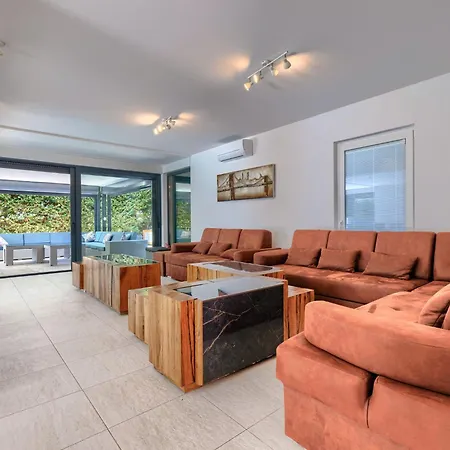 Rial 2 By Interhome Fažana